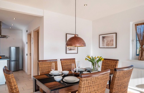 Marlow House | Holiday Home 'Casa Sea Breeze at Vogelpark Marlow' with Private Terrace and Private Garden