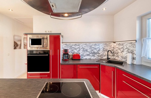 Marlow House | Holiday Home 'Casa Sea Breeze at Vogelpark Marlow' with Private Terrace and Private Garden