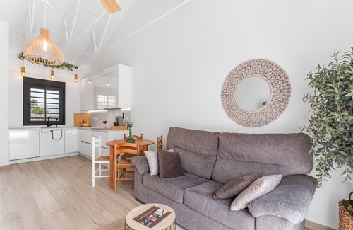 Catral House | Holiday Home 'Catral Alfalfar' with Private Pool, Wi-Fi and Air Conditioning