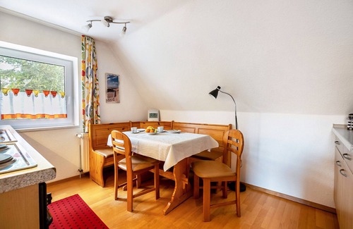 St. Peter-Ording House | Holiday Home 'Haus Seeluft' with Private Terrace, Shared Garden and Wi-Fi