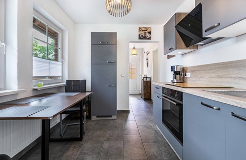 Stadum House | Holiday Home 'Ferienhaus Magda' with Private Terrace, Private Garden and Wi-Fi