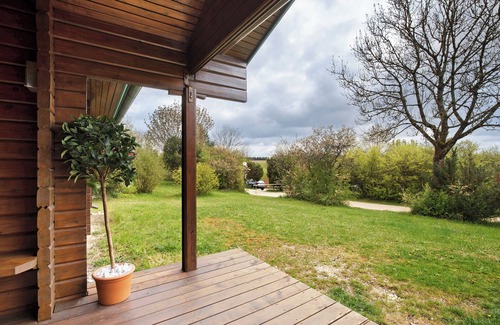 Hayingen House | Holiday Home 'Hüssli Numero 1' with Private Terrace, Shared Garden and Wi-Fi
