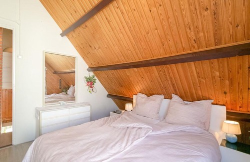 Municipality of Noordwijk House | Holiday home in Noordwijkerhout with terrace close to a lake