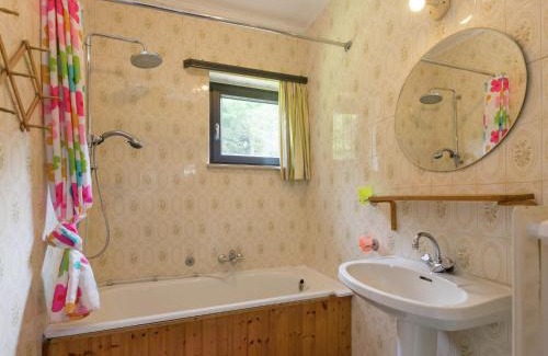 Chodes House | Holiday Home in Waimes with Private Garden