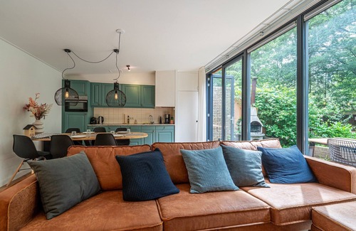 Zelhem House | Holiday Home in Zelhem with Hot Tub & Forest