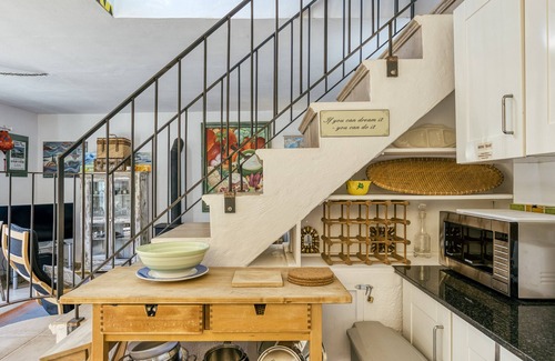 Sa Riera House | Holiday Home 'La Casa De Los Artistas' with Mountain View, Private Terrace and Wi-Fi