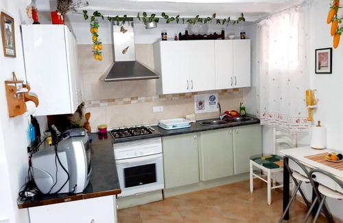 Illar House | Holiday Home La Casita de la Vito with Mountain View, Balcony & Wi-Fi