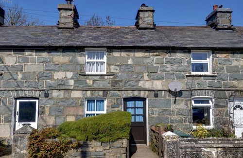 Trawsfynydd House | Holiday Home Llyn view cottage by Interhome