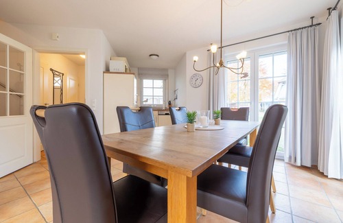 Zingst House | Holiday Home 'Mine Heimat 15' close to the Sea with Garden & Wi-Fi