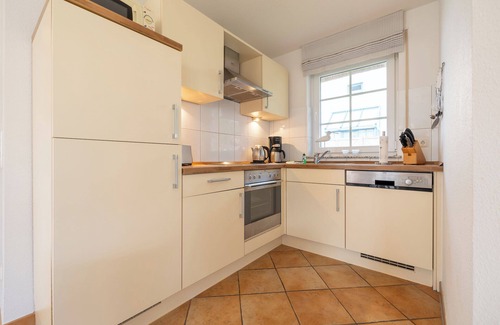 Zingst House | Holiday Home 'Mine Heimat 15' close to the Sea with Garden & Wi-Fi