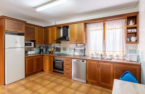 Muro House | Holiday Home 'Palmitos 1' with Sea View, Wi-Fi and Air Conditioning