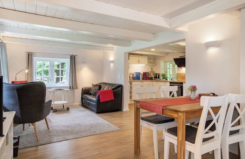 Breklum House | Holiday Home 'Reetkate Breklum' with Shared Terrace, Shared Garden and Wi-Fi