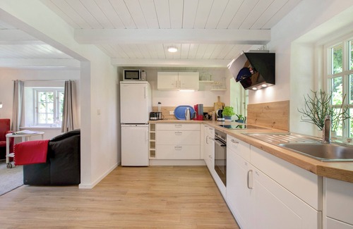 Breklum House | Holiday Home 'Reetkate Breklum' with Shared Terrace, Shared Garden and Wi-Fi