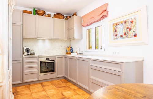 Sencelles House | Holiday Home 'Sa Rota De Can Xito' with Private Pool, Private Terrace and Wi-Fi