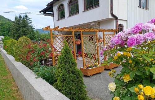 Lic House | Holiday Home TILEMIDA