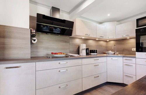 Oesterwurth House | Holiday Home 'Tina' with Private Terrace, Private Garden and Wi-Fi