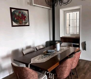Downtown House | Holiday Home Vuksanović with private parking