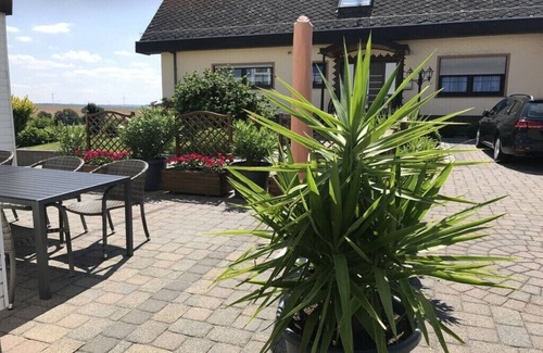 Lieg Apartment | Holiday home Weins Comfortable Vacation Home