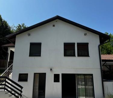 Laktasi Villa | Holiday home with private pool 'Lux Banja Luka'