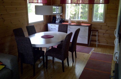 Paltamo House | Holiday home with sauna at the lake an a private beach