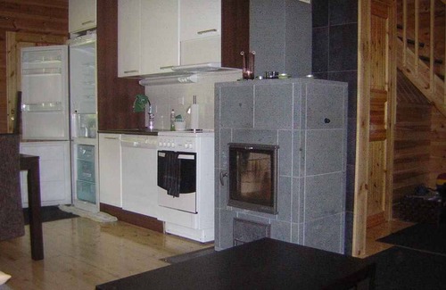 Paltamo House | Holiday home with sauna at the lake an a private beach