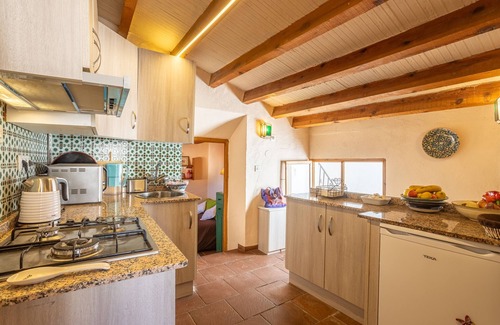 Rubite House | Holiday Home "Zarzamora De Rubite" with Sea Views, Private Terrace and Wi-Fi