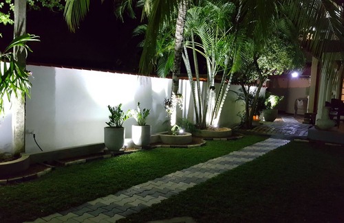 Aluthgama House | Holiday house, low room 20 € pp, double room.+ Ac + Vantilador 2 km from the beach, 30C