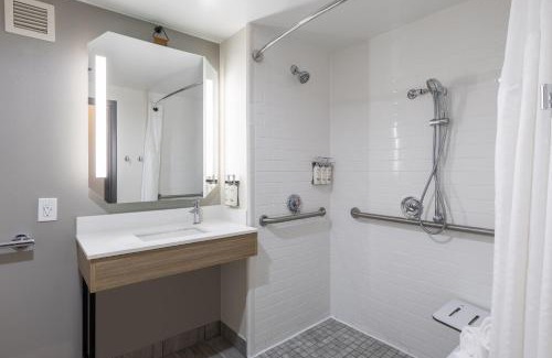 Anderson Hotel | Holiday Inn Anderson by IHG