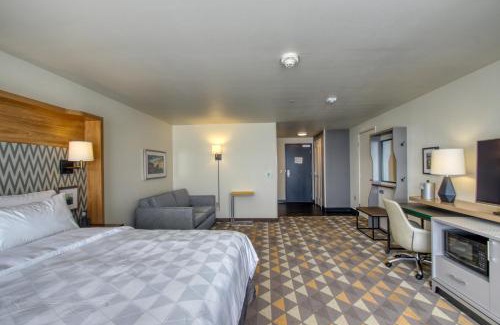 Appleton Hotel | Holiday Inn - Appleton by IHG