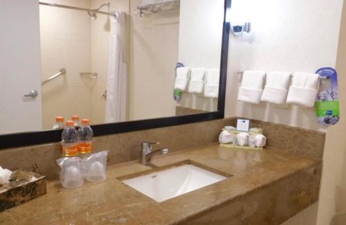 Tuxtla Gutierrez Hotel | Holiday Inn Express Tuxtla Gutierrez La Marimba by IHG