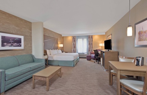 New Cumberland Hotel | Holiday Inn Express & Suites New Cumberland by IHG