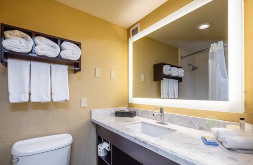 Castro Valley Hotel | Holiday Inn Express Castro Valley - I-580 by IHG