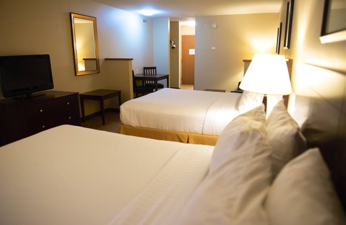 Devils Lake Hotel | Holiday Inn Express Devils Lake by IHG