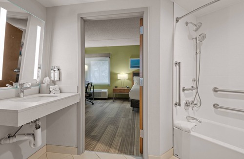 Hummelstown Hotel | Holiday Inn Express Hershey - Harrisburg Area by IHG