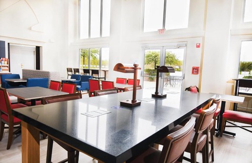 Gypsum Hotel | Holiday Inn Express Hotel & Suites Port Clinton-Catawba Island by IHG