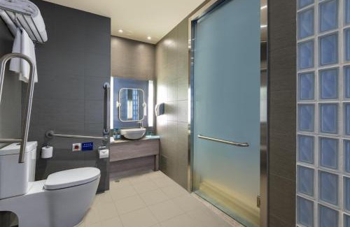 Mong Kok Hotel | Holiday Inn Express Hong Kong Mongkok by IHG