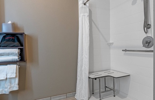 Kilgore Hotel | Holiday Inn Express Hotel & Suites Kilgore by IHG