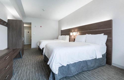 Jasper Hotel | Holiday Inn Express Hotel & Suites Jasper by IHG