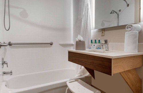 Harrison Hotel | Holiday Inn Express Hotel & Suites Harrison by IHG
