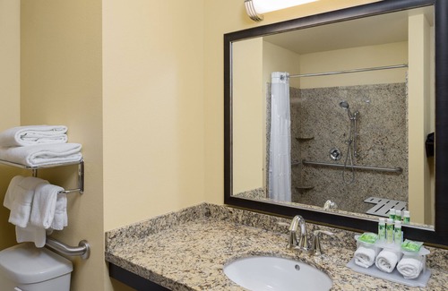 Klamath Hotel | Holiday Inn Express Klamath - Redwood Ntl Pk Area by IHG