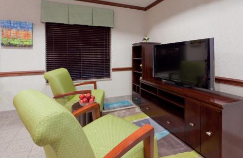 Newton Falls Hotel | Holiday Inn Express Lordstown-Newton Falls/Warren by IHG