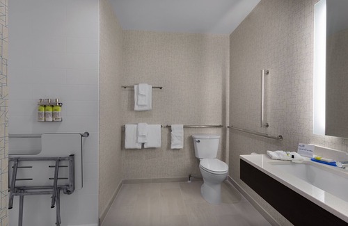 Lake Park Hotel | Holiday Inn Express Lake Park, an IHG Hotel