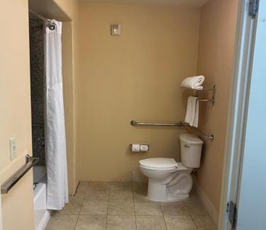 Sunrise Manor Hotel | Holiday Inn Express Las Vegas-Nellis by IHG