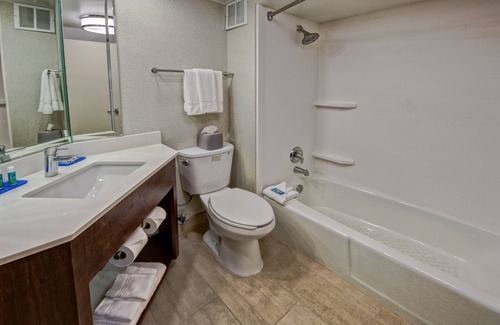 New Pathways Hotel | Holiday Inn Express Memphis Medical Center Midtown by IHG