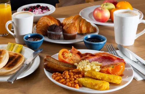 Alwalton Hotel | Holiday Inn Express Peterborough by IHG