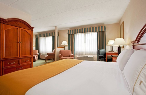 Bairdford Hotel | Holiday Inn Express Pittsburgh North by IHG