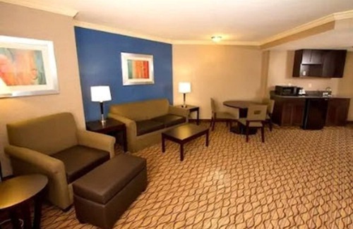 Port Hueneme Hotel | Holiday Inn Express Port Hueneme by IHG