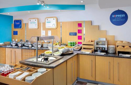 Poole Hotel | Holiday Inn Express Poole by IHG