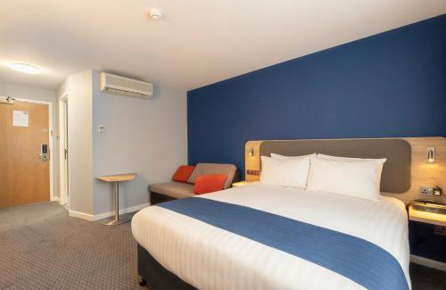 Poole Hotel | Holiday Inn Express Poole by IHG