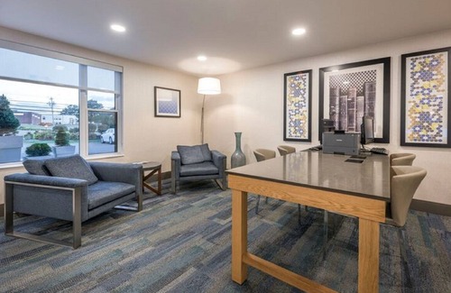 Charlottetown Hotel | Holiday Inn Express & Suites Charlottetown by IHG